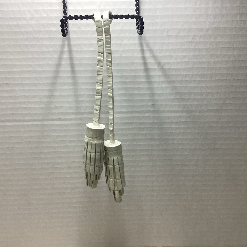 Brahmin Macaroon white large double tassel in EUC. No Offers FIRM PRICE - Picture 3 of 3